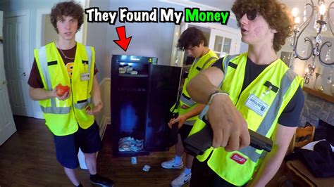 Fake Amazon Workers Steal My Money .